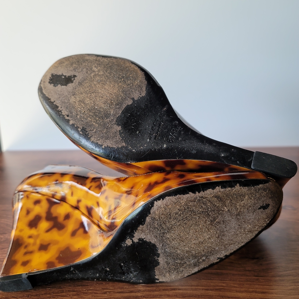 Gucci Women's Tortoiseshell Peep Toe Wedges - Picture 8 of 9
